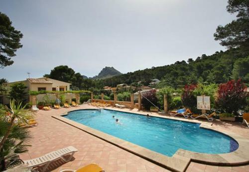 Sant Vicent de Sa Cala Apartment Sleeps 4 With Pool And Wifi