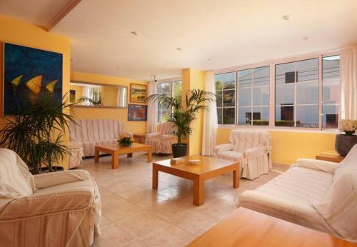 Sant Vicent de Sa Cala Apartment Sleeps 4 With Pool And Wifi