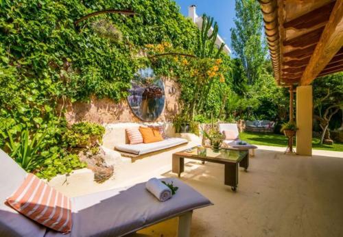 Sant Vicent de Sa Cala Holiday Home Sleeps 6 With Wifi