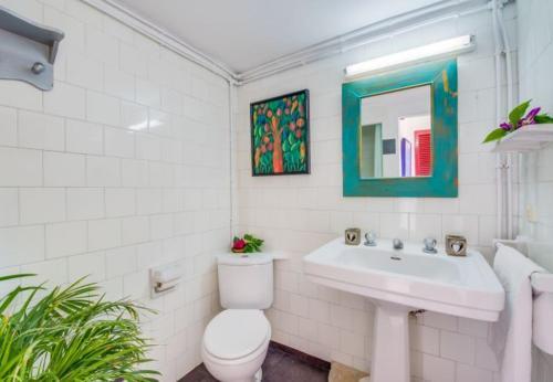 Sant Vicent de Sa Cala Holiday Home Sleeps 6 With Wifi