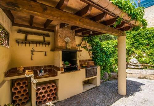 Sant Vicent de Sa Cala Holiday Home Sleeps 6 With Wifi