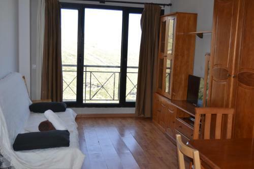 Great Apartment Overlooking Parking Space And Wifi