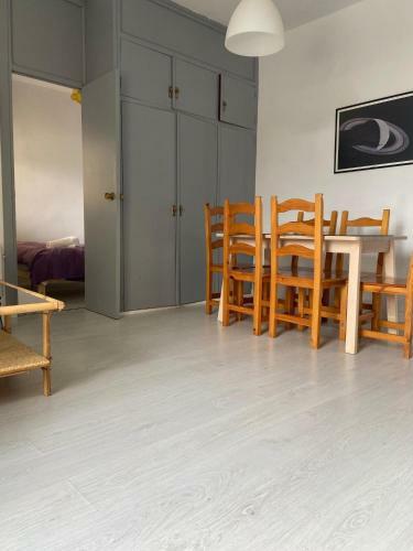 Apartamento De 1 Dormitorio, Edificio Penibtico