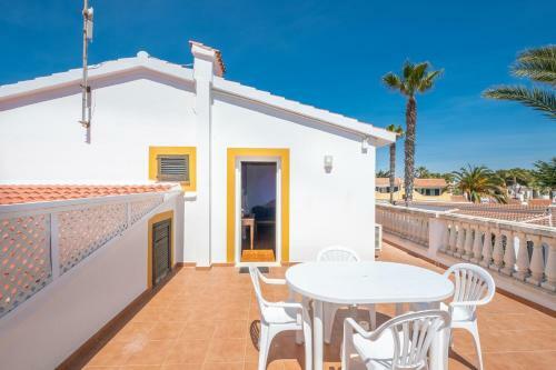 Apartamento Con Terraza Privada En Calan Bosch-c8