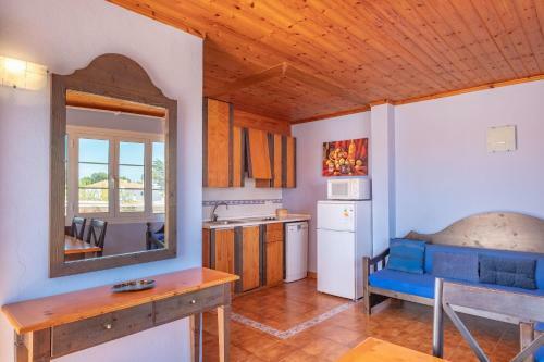 Apartamento Con Terraza Privada En Calan Bosch-c8