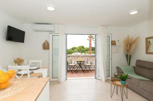 Moderno Apartamento En Calan Bosch- C10