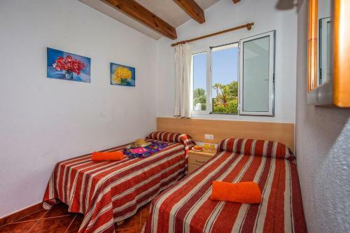 Avellano 3 Bedroom Villa, Cala'n Bosch