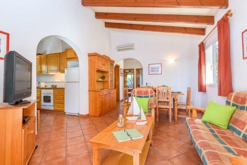 Mango 3 Bedroom Villa, Cala'n Bosch