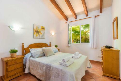 Mikel 3 Bedroom Villa, Cala'n Bosch
