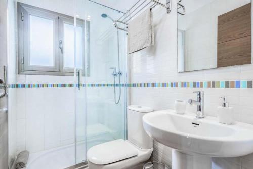 Cala En Bosch Villa Sleeps 8 With Pool Air Con And Wifi