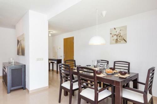 Cala En Bosch Villa Sleeps 8 With Pool Air Con And Wifi
