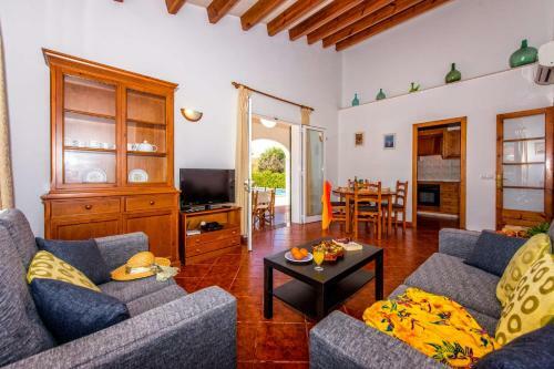 Llentrisca Villa, Calan Bosch