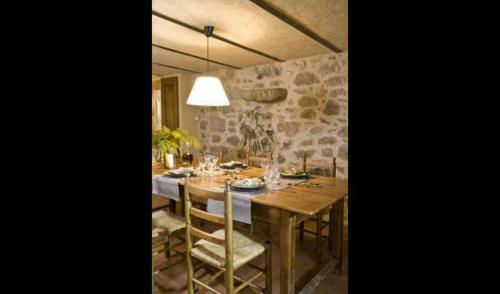 Macanet de Cabrenys Villa Sleeps 4 With Pool