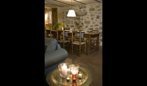 Macanet de Cabrenys Villa Sleeps 4 With Pool