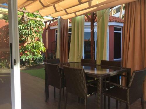 ?ozy Villa With A Swimming Pool
