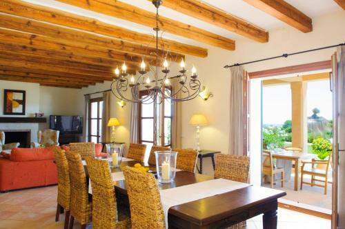 Cala Ferrera Villa Sleeps 10 Pool Wifi