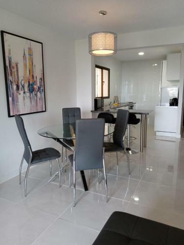 Impeccable 2-bed Apartment Ecuador Los Claveles