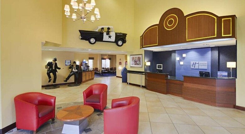 Holiday Inn Express Hotel & Suites Universal