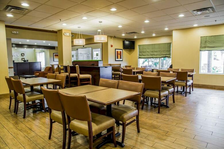 Hotel Comfort Suites Universal Studios Area