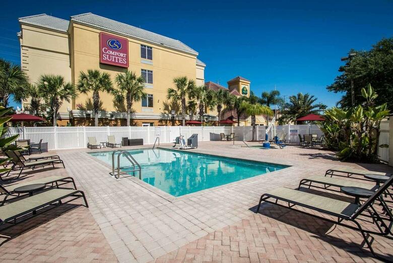 Hotel Comfort Suites Universal Studios Area