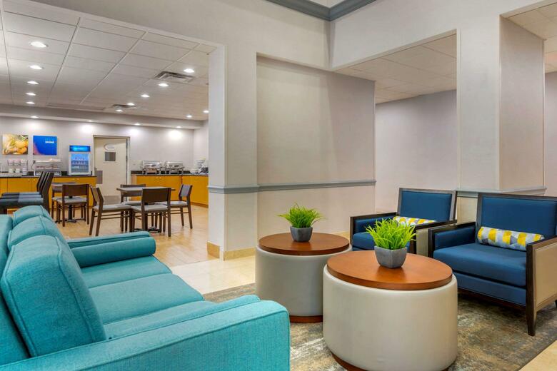 Hotel Comfort Suites Universal Studios Area