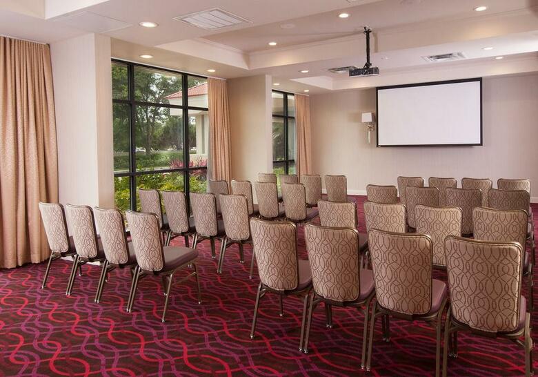 Delta Hotels By Marriott Orlando Lake Buena Vista