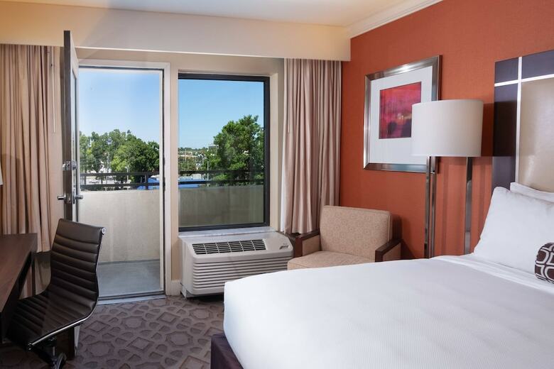 Delta Hotels By Marriott Orlando Lake Buena Vista