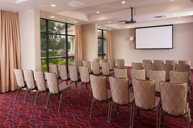 Delta Hotels By Marriott Orlando Lake Buena Vista