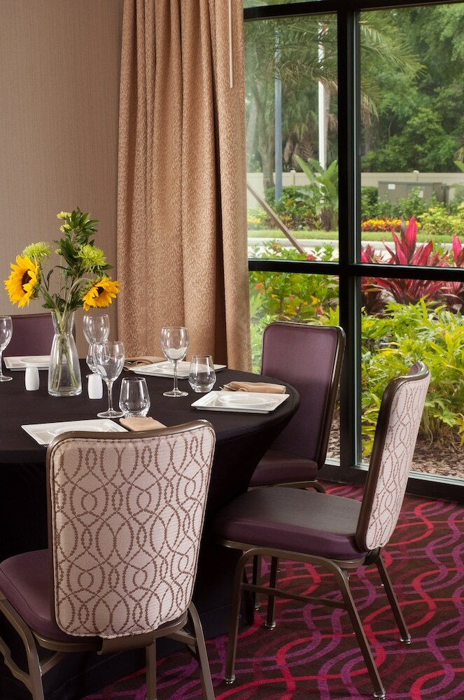 Delta Hotels By Marriott Orlando Lake Buena Vista