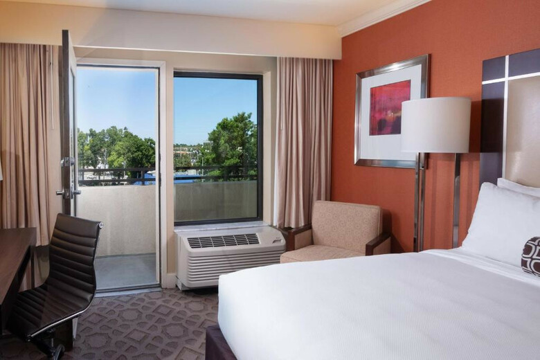Delta Hotels By Marriott Orlando Lake Buena Vista