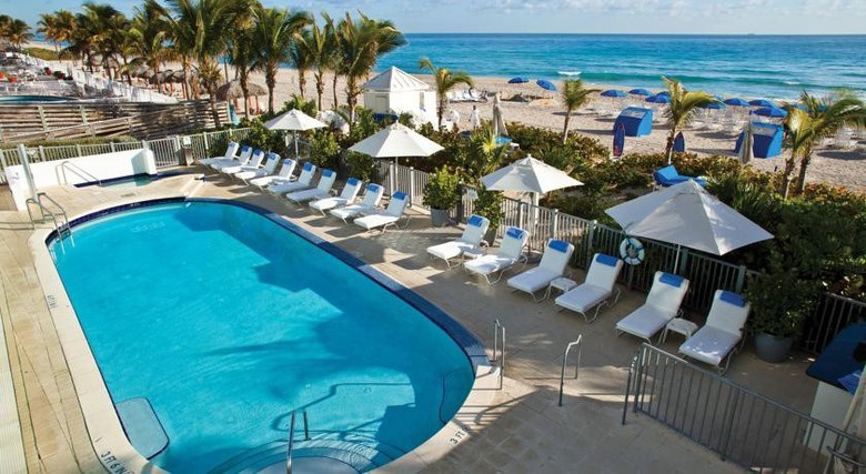 Hotel Marenas Beach Resort