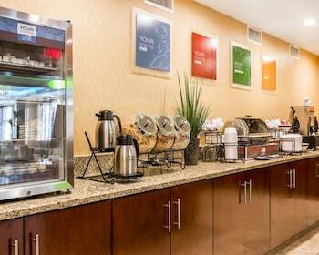 Hotel Comfort Inn & Suites