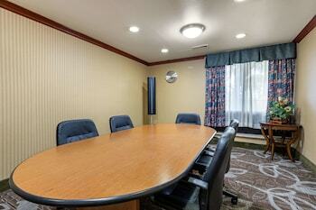 Hotel Comfort Inn & Suites