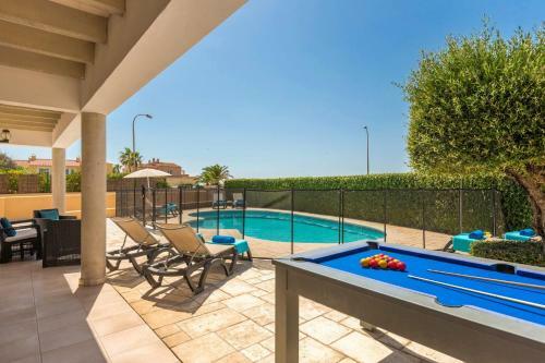 Gris 4 Bedroom Villa, Cala'n Forcat