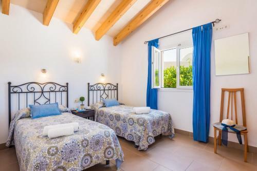 Gris 4 Bedroom Villa, Cala'n Forcat