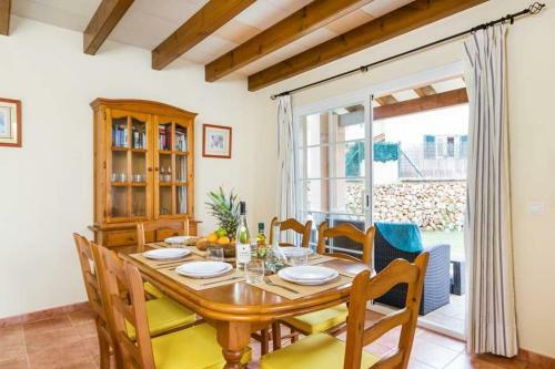 Cala'n Blanes Villa Sleeps 6 With Pool Air Con And Wifi