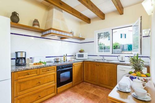 Cala'n Blanes Villa Sleeps 6 With Pool Air Con And Wifi