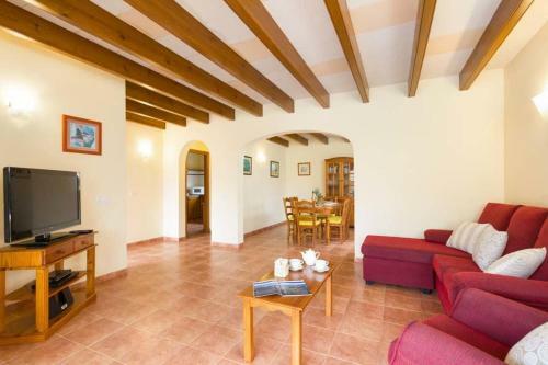 Cala'n Blanes Villa Sleeps 6 With Pool Air Con And Wifi