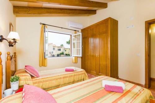 Cala'n Blanes Villa Sleeps 6 With Pool Air Con And Wifi