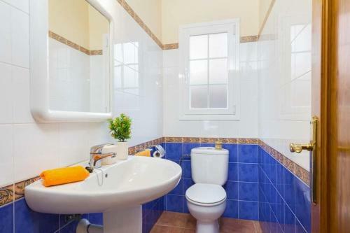 Cala'n Blanes Villa Sleeps 6 With Pool Air Con And Wifi