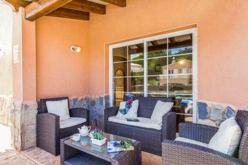 Cala'n Blanes Villa Sleeps 6 With Pool Air Con And Wifi
