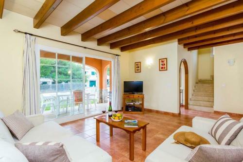 Cala'n Blanes Villa Sleeps 6 With Pool Air Con And Wifi