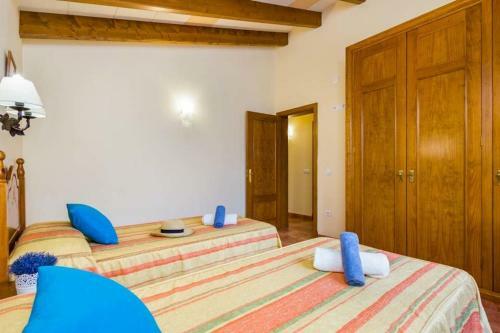Cala'n Blanes Villa Sleeps 6 With Pool Air Con And Wifi