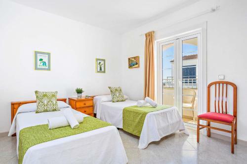 Sunflower 3 Bedroom Villa, Cala Blanca