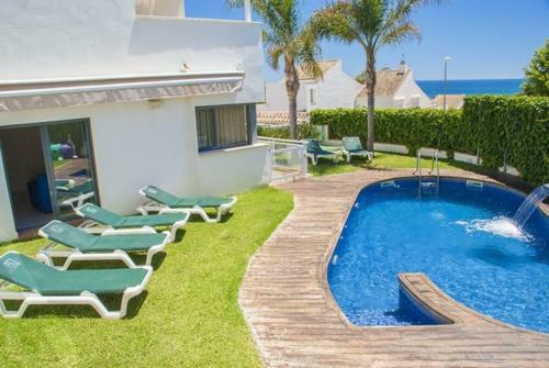 Segur de Calafell Villa Sleeps 8 Pool