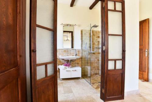 S'horta Villa Sleeps 8 Pool Air Con Wifi