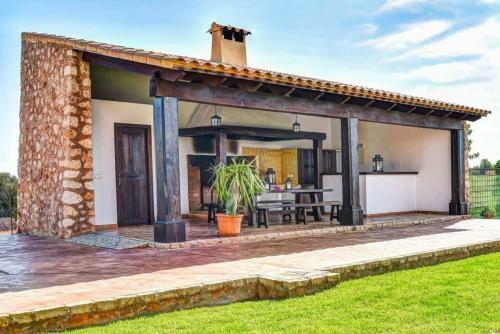 S'horta Villa Sleeps 8 Pool Air Con Wifi