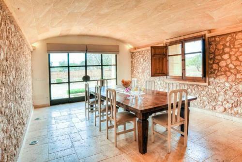 S'horta Villa Sleeps 8 Pool Air Con Wifi