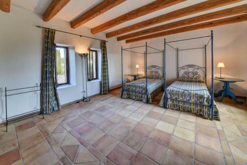 S'horta Villa Sleeps 8 With Pool And Wifi