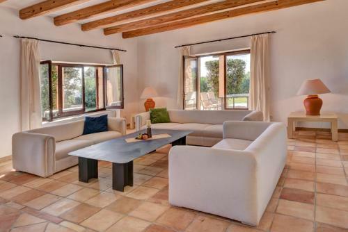 S'horta Villa Sleeps 8 With Pool And Wifi